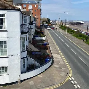 Eastcliffe Penthouse, 2 Beds & Bathrooms With Parking , Cleethorpes United Kingdom
